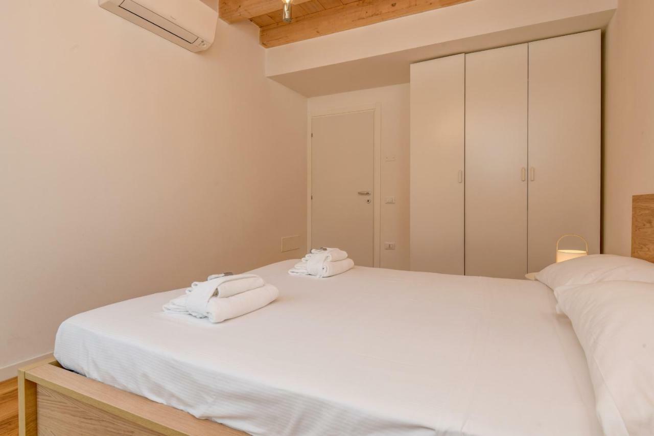My Peschiera Family Home Deluxe Песк'єра-дель-Гарда Екстер'єр фото