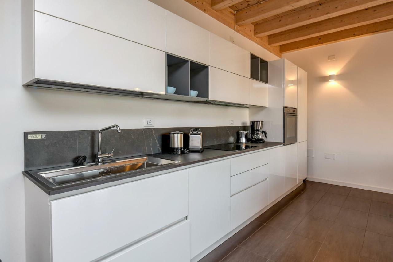 My Peschiera Family Home Deluxe Песк'єра-дель-Гарда Екстер'єр фото